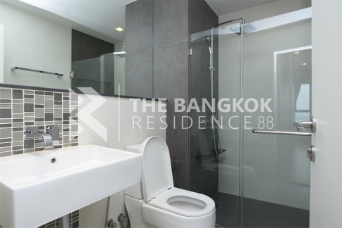 Urbano Absolute Sathon-Taksin near BTS Krung Thonburi Condo in Central City at an Affordable Price