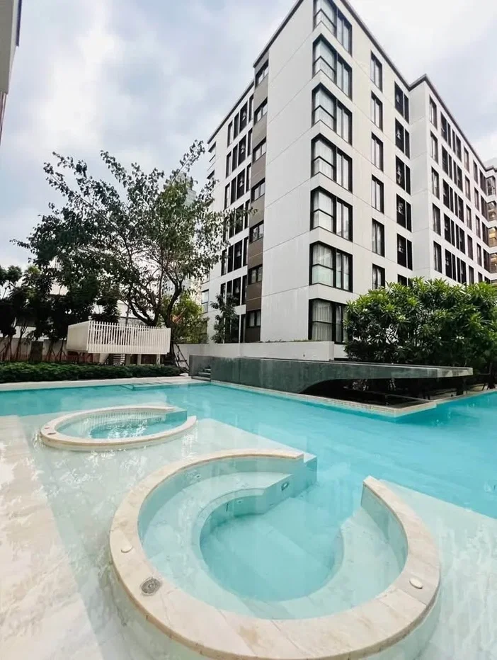 picture A034476 Chapter Thonglor 25 - 6/8