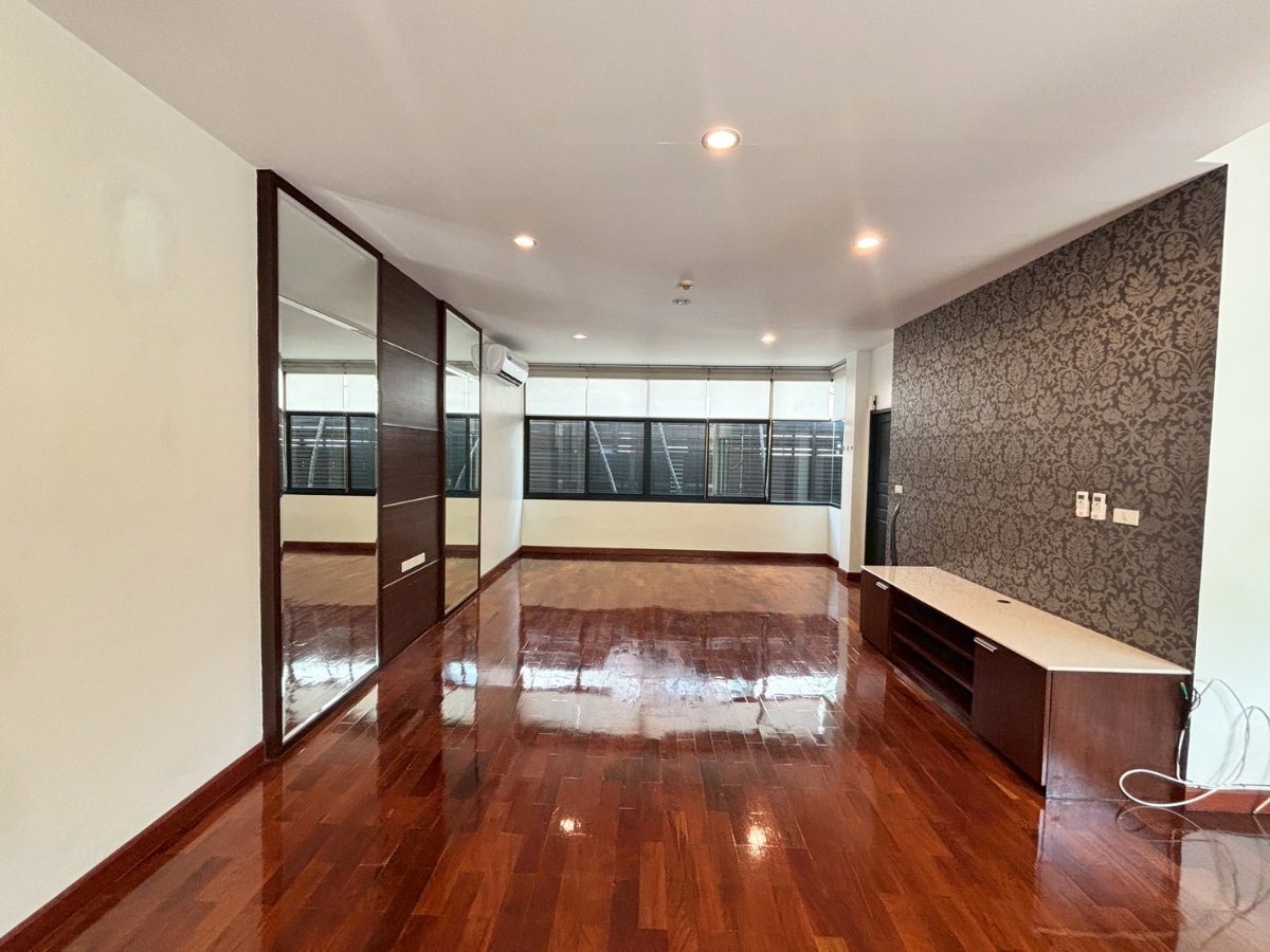 รูป บ้านให้เช่า 3 ห้องนอน เดินถึง BTS พร้อมพงษ์และเอ็มโพเรี่ยม **NO CO-AGENT** - รูปที่ 5/18