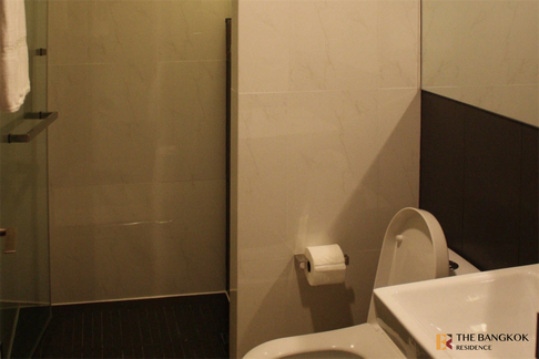 Ivy Ampio Move-in Ready, Just Bring Your Stuff near MRT Cultural Center of Thailand Station