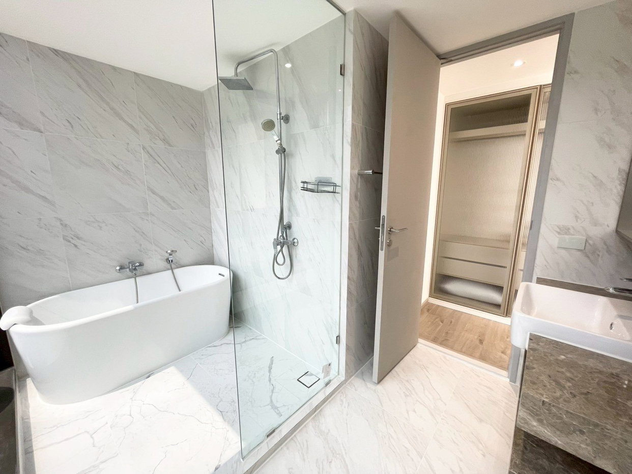 รูป LTHC15313 – Modern Condo for Rent Asoke | City Lifestyle Best Value | Near BTS Asoke | 55,000 THB - รูปที่ 2/6