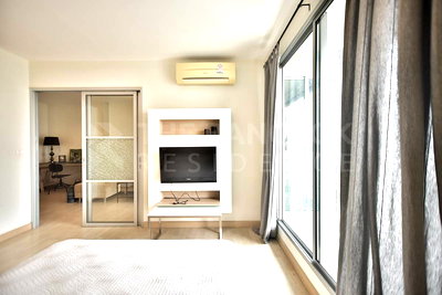 Condos for sale : RHYTHM Ratchada Comfortable and Ready to Move-in near MRT Ratchadaphisek Station