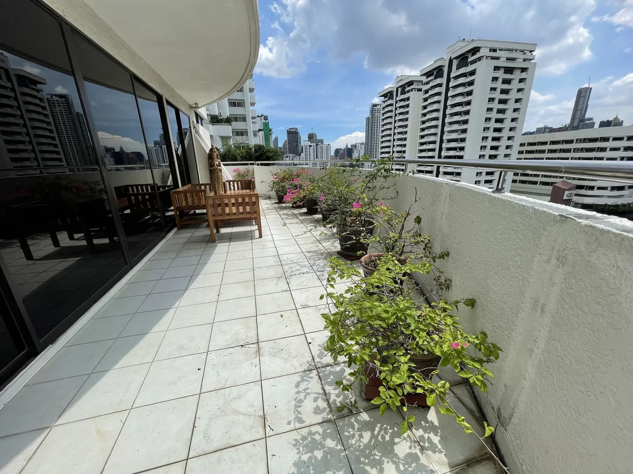 picture A035045 D.S. Tower 2 Sukhumvit 39 - 1/5