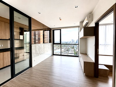 Condos for sale : Rare Corner Condo | Bright, Quiet & Private | High Floor Open View | MRT Access
