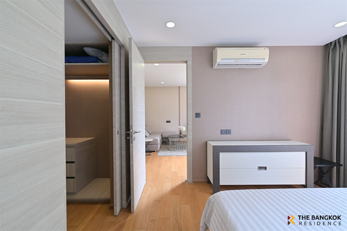 picture Klass Condo (Langsuan) near BTS Chit Lom Hot Unit, Available for a Limited Time - 1/10