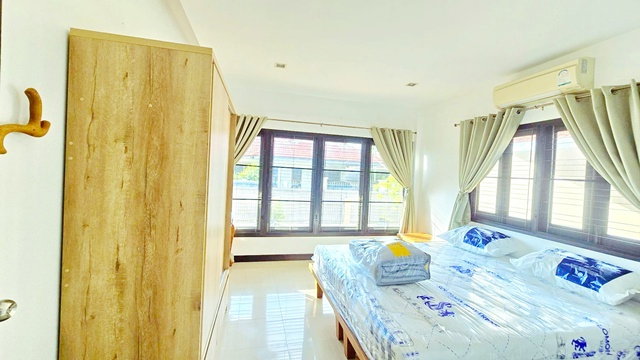 รูป ใกล้ตลาดสดป่าคลอก 700 ม. 56ตร.ว. รร.สิทธิ์สุนทรบำรุง 1.2 กม. ป่าคลอก ถลาง ภูเก็ต 7-11หน้าหมู่บ้าน บ้านเดี่ยวชั้นเดียว 2 นอน 2 น้ำ - รูปที่ 4/8