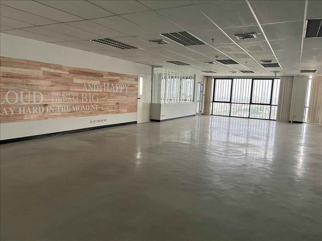 picture Office Building on Srinagarindra Road For Sale - 9/19
