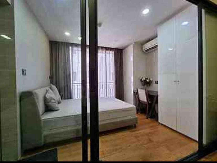 picture A034655 Klass Langsuan - 2/5