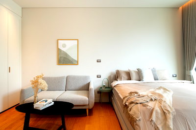 Condos for rent : [RENT] ST0906  Sindhorn Residence       (ID with @in front, LINE ID:  @idhomeland)