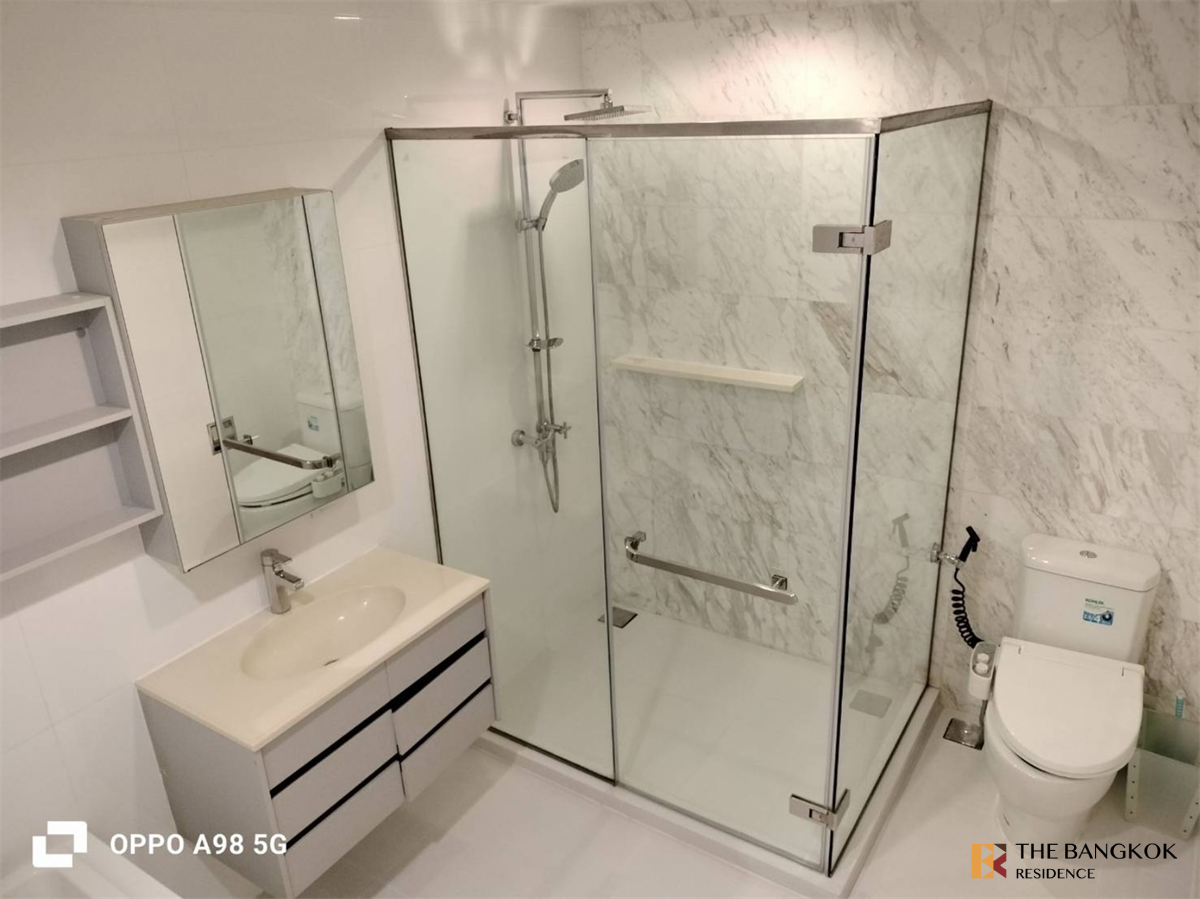 picture HQ By Sansiri Location Near Employment, Surrounded by Lifestyles - 9/10