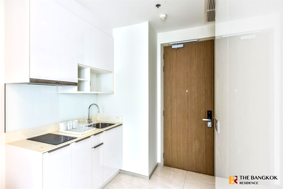 Condos for sale : Ashton Silom Condo in High-potential, Central City Location near BTS Chong Nonsi