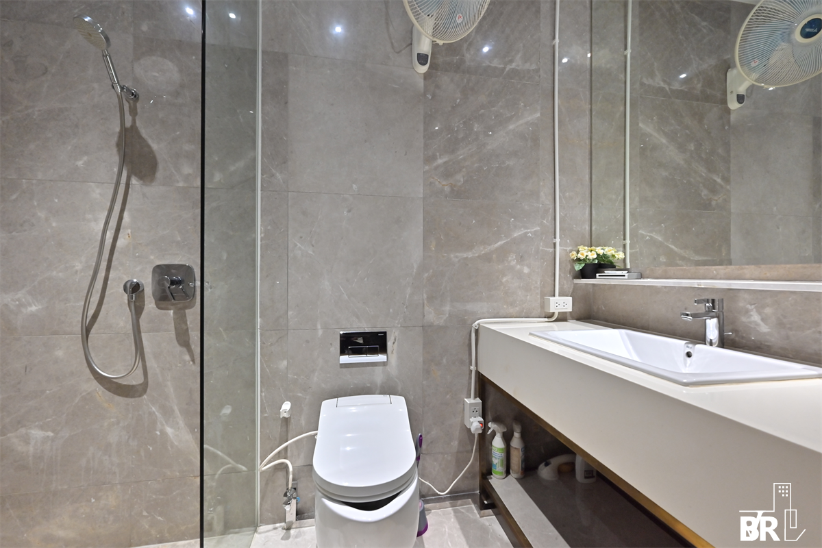 picture Luxuriously Elevated Unit The Sukhothai Residences - 4/10