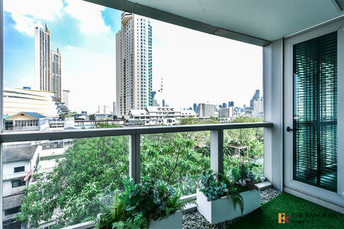 Luxury Condo in Central City Location The River near BTS Saphan Taksin