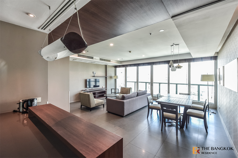 The River Premium Luxury Condo in Prime Location near BTS Saphan Taksin