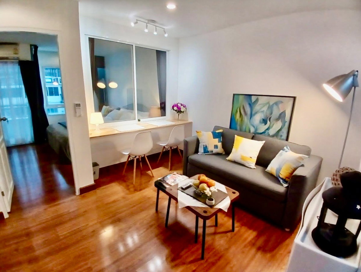 รูป ให้เช่าคอนโดใจกลางเมือง Surawong City Resort 1 ห้องนอน พร้อมโซฟาเบด วิวเมืองและตึกมหานคร ใกล้จุฬาฯ สีลม และ MRT สามย่าน - รูปที่ 2/21