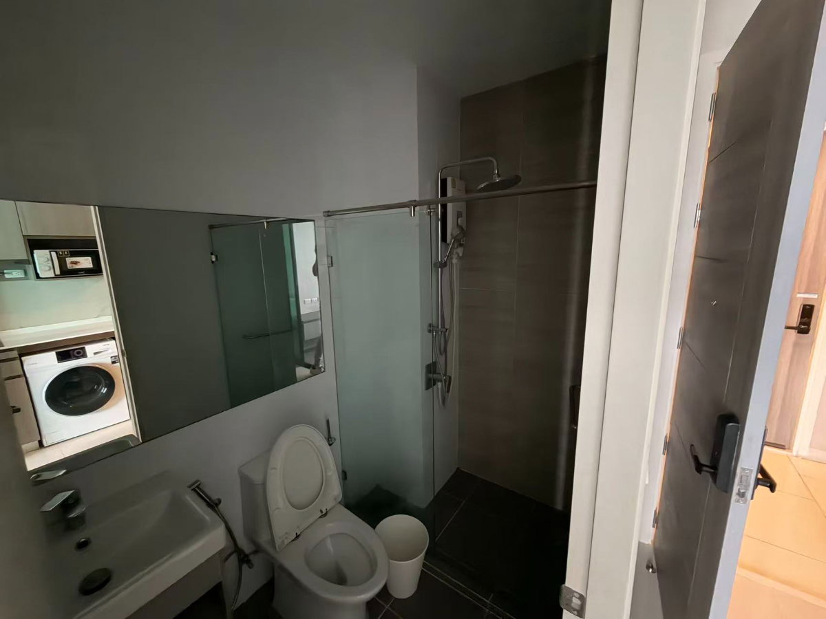 รูป ไนท์บริดจ์ คอลลาจ รามคำแหง | 1ห้องนอน ชั้นสูง ใกล้ MRT แยกลำสาลี 10,000 บาท / เดือน - รูปที่ 5/6