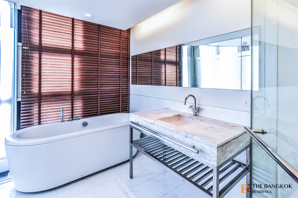 picture Sathorn Heritage  Great price, prime location - 8/9