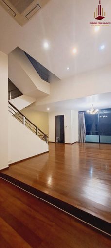4-bed townhouse for rent, 450 sqm, 31 sq wah, Lotus Point Townhouse