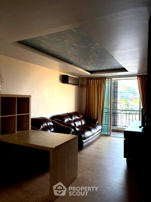 Condos for sale : 2-BR Condo at Baan Samsen Condominium near MRT Bang O (ID 2839205)