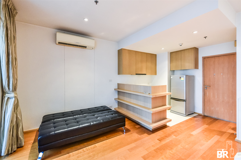 Villa Rachatewi near Airport Rail Link Phaya Thai Station Convenient Travel, Great Value per Square Meter