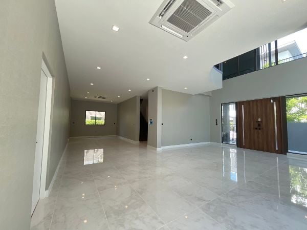 รูป (ขาย!) Grand Bangkok Boulevard East Rama 9 บ้านเปล่า 110ตรวไม่เคยอยู่ - รูปที่ 2/13
