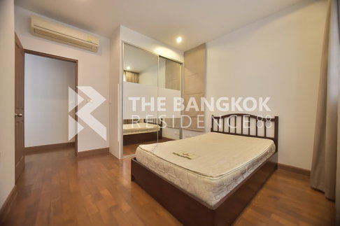 Siri Residence near BTS Phrom Phong Room available, great price