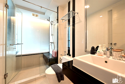 Condos for sale : Room available, ready to move in Beverly 33 Serviced Suite