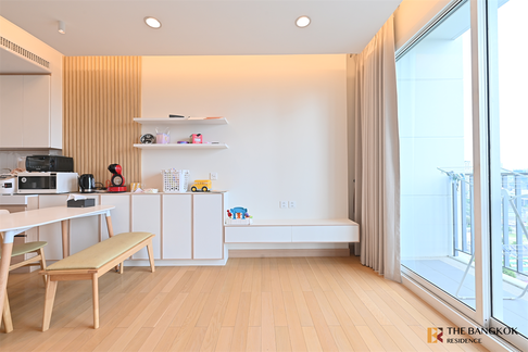 Location Near Employment, Surrounded by Lifestyles Siri At Sukhumvit near BTS Thong Lo