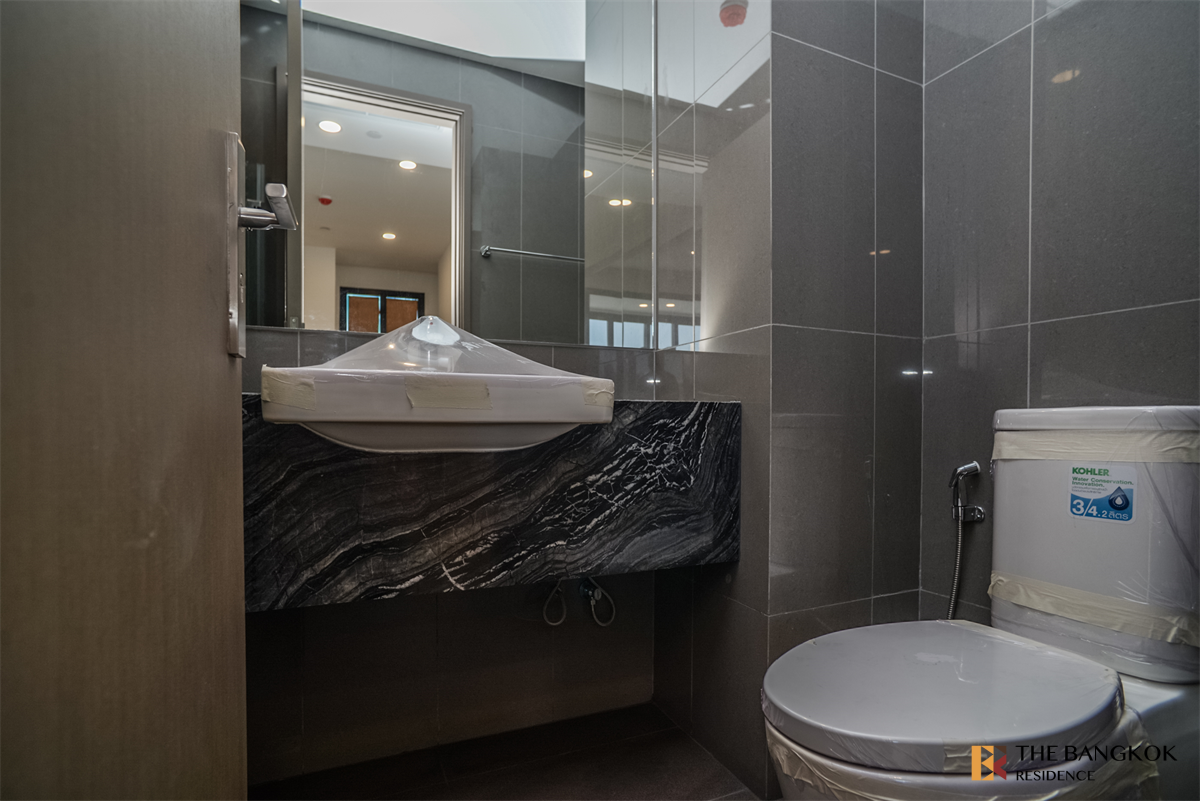 picture Ashton Chula-Silom Move-in Ready, Just Bring Your Stuff near BTS Sala Daeng - 4/9