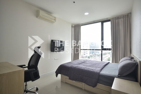 Location Near Employment, Surrounded by Lifestyles Ideo Ratchada-Huaykwang near MRT Huai Khwang Station