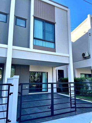 Townhouses for rent Suwannaphum International Airport : R3006 Townhome For Rent Pleno Sukhumvit Bangna 3