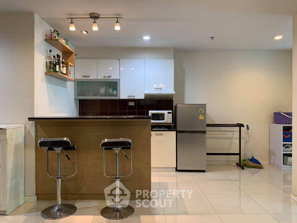 รูป คอนโด 1-ห้องนอน ที่ สุขุมวิท ลิฟวิ่ง ทาวน์ ใกล้ MRT สุขุมวิท (ID 465224) - รูปที่ 1/14