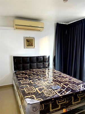 Condos for sale : Condo That Meets All City Dwellers Lifestyles Baan Pathumwan near Airport Rail Link Phaya Thai Station
