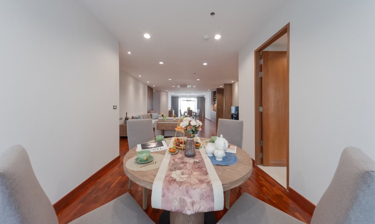 รูป LTH15333 – Luxury Condo High Floor for Rent Phrom Phong | City Lifestyle Best Value | Near BTS Phrom Phong | 180,000 THB | คอนโดหรูให้เช่า พร้อมพงษ์ ห้องใหญ่พิเศษ ชั้นสูง คุ้มค่า ใกล้ BTS พร้อมพงษ์ - รูปที่ 10/12