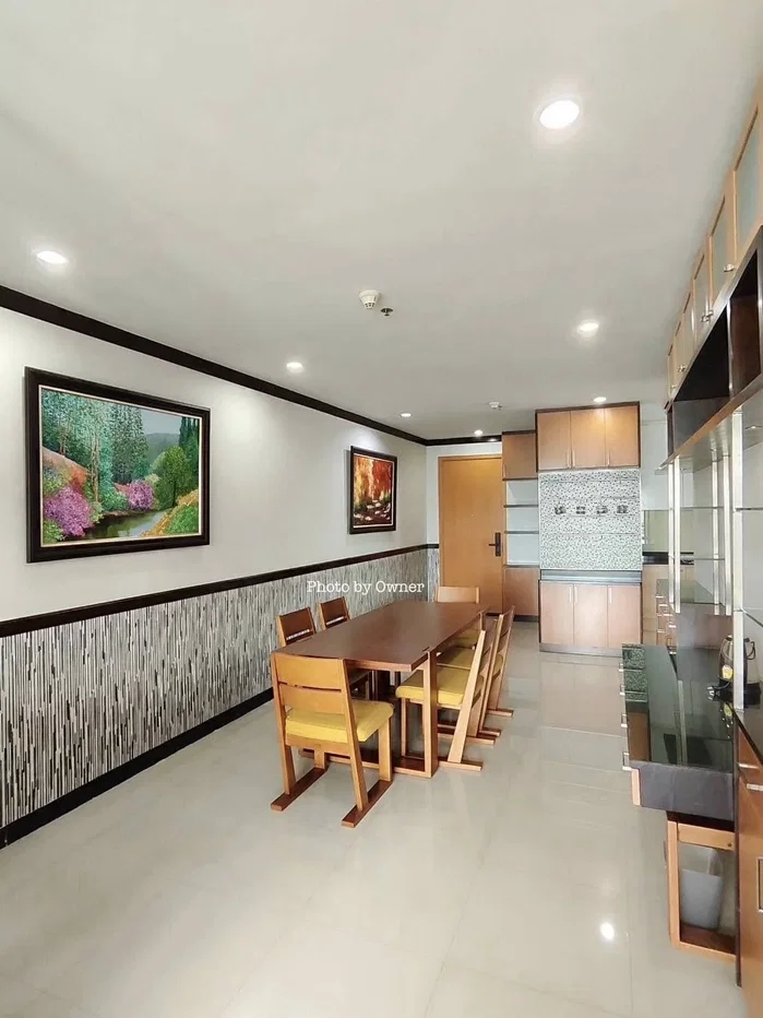 picture A035099 Circle Condominium - 1/5