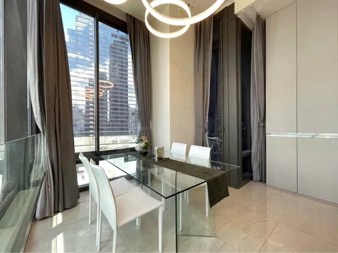 A035115 Ashton Silom