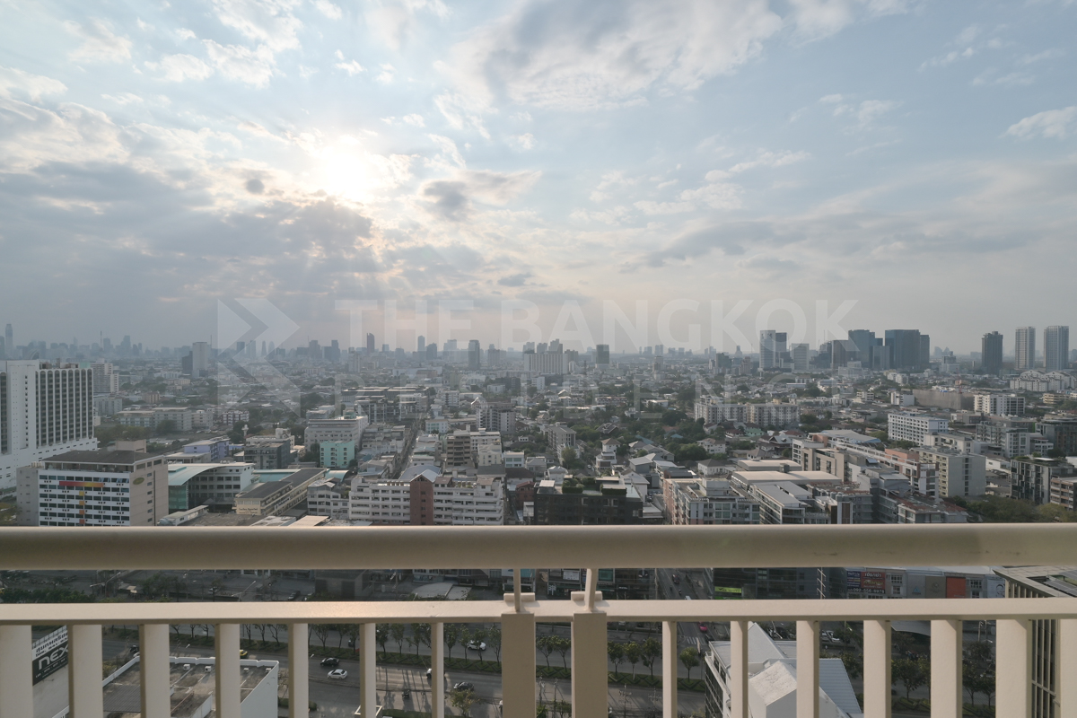picture Surrounded by Facilities RHYTHM Ratchada near MRT Ratchadaphisek Station - 4/10