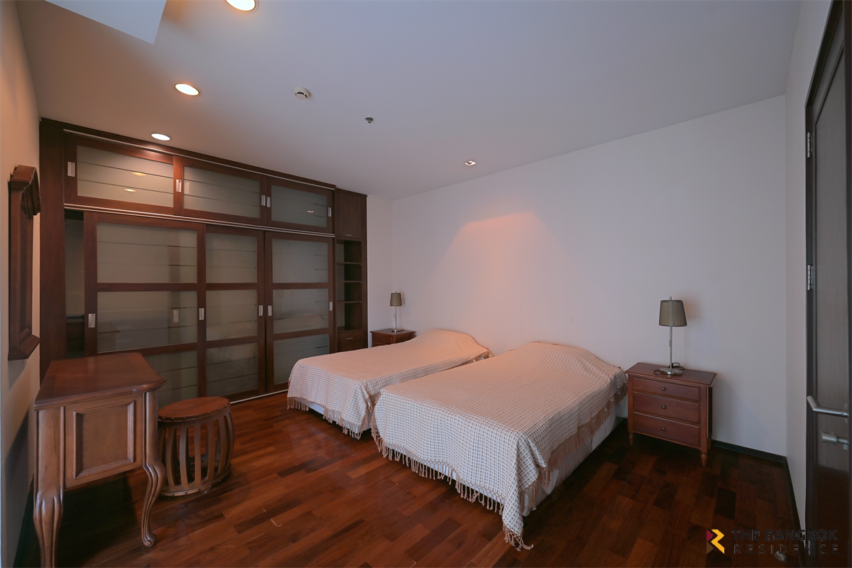 picture Noble Ora Thonglor Luxury Condo in Central City Location - 9/10