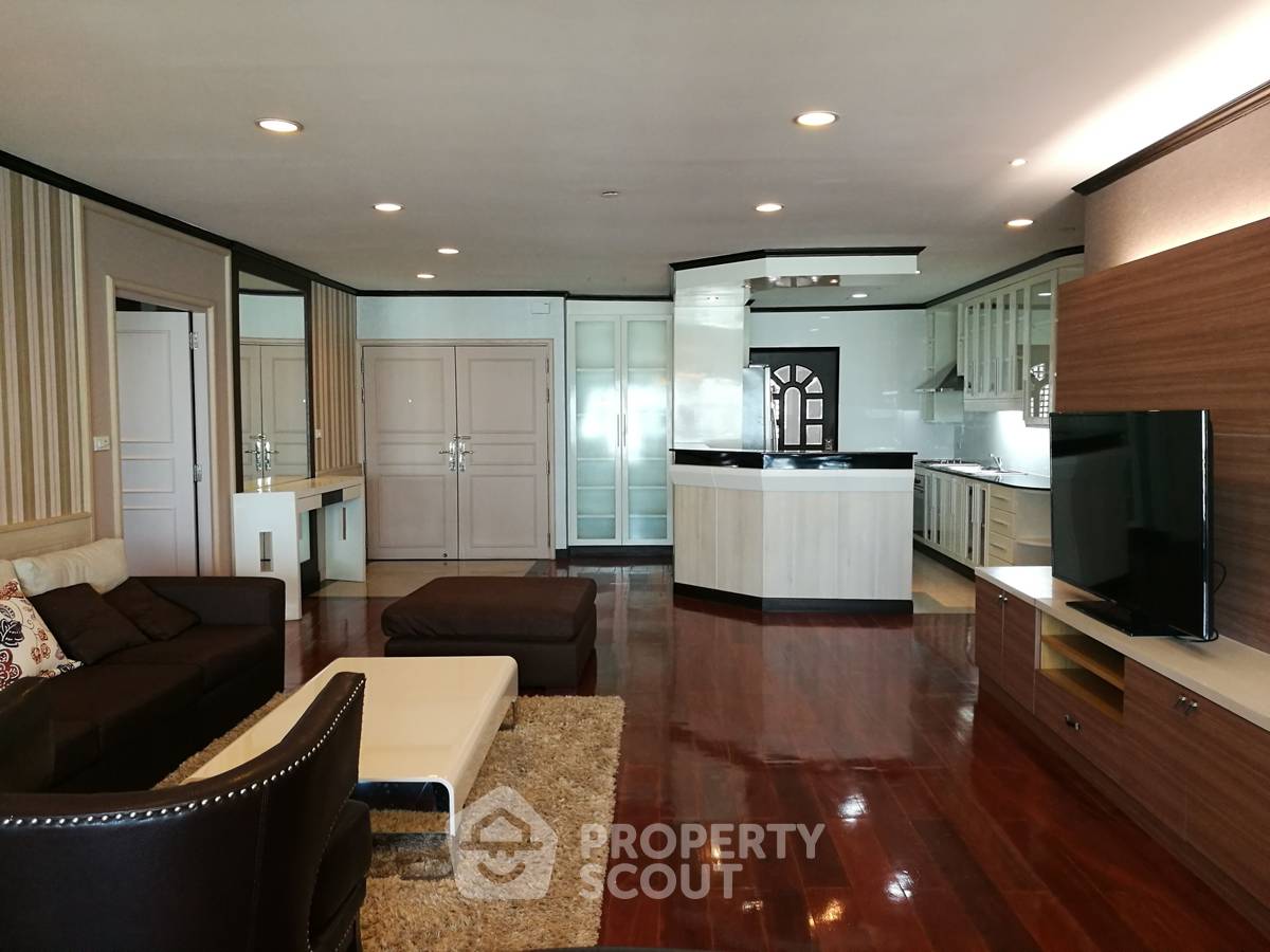 รูป คอนโด 3-ห้องนอน ที่ สาธร การ์เด้นส์ ใกล้ MRT สีลม (ID 2877147) - รูปที่ 2/23