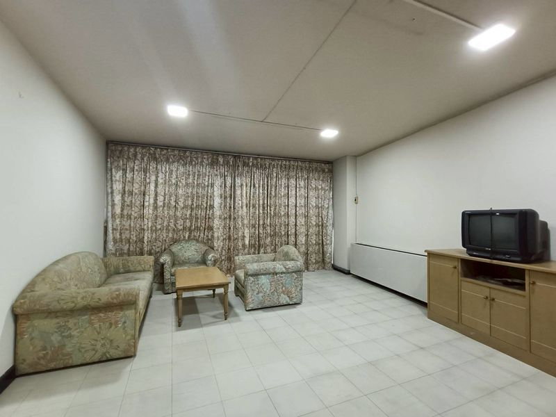 picture  Laem Chabang Tower Contact (Khun Spoy): 099-690-3486 - 5/6