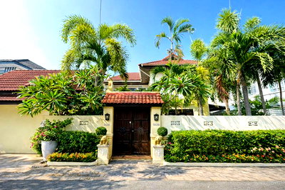 เช่าบ้านเดี่ยว ชลบุรี : ให้เช่า Raviporn City Home Village ( 4 นอน 5 น้ำ   )