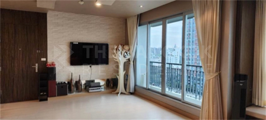 Easy Start with a City Dweller Lifestyle Life@Ratchada - Suthisan near MRT Sutthisan Station