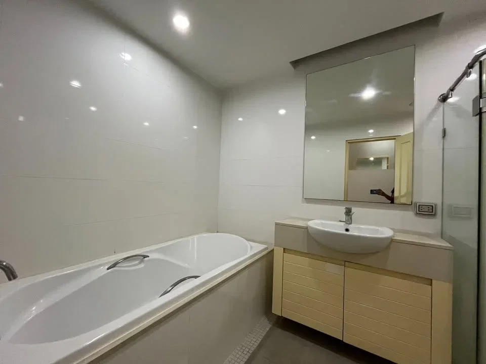 picture A035093 Siri Residence - 3/8