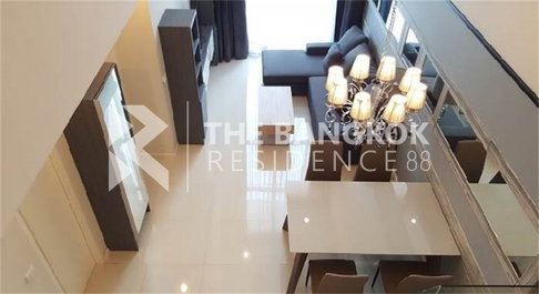 Ideal City Living at a Great Price Villa Asoke near MRT Phetchaburi Station