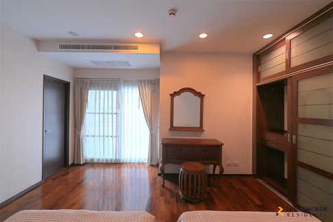 Noble Ora Thonglor Luxury Condo in Central City Location