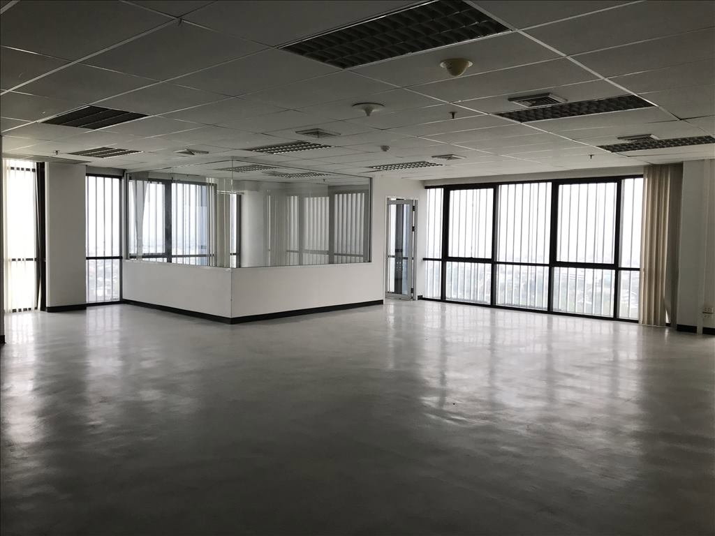 picture Office Building on Srinagarindra Road For Sale - 4/19
