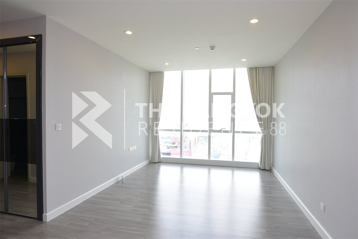 picture The Room Sathorn - TanonPun near BTS Surasak Fully Equipped Facilities - 5/9