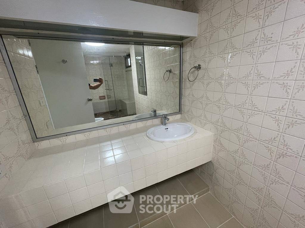 รูป คอนโด 4-ห้องนอน ที่ รีเยนซี่ คอร์ท คอนโดมิเนียม ใกล้ BTS พร้อมพงษ์ (ID 2875398) - รูปที่ 18/26