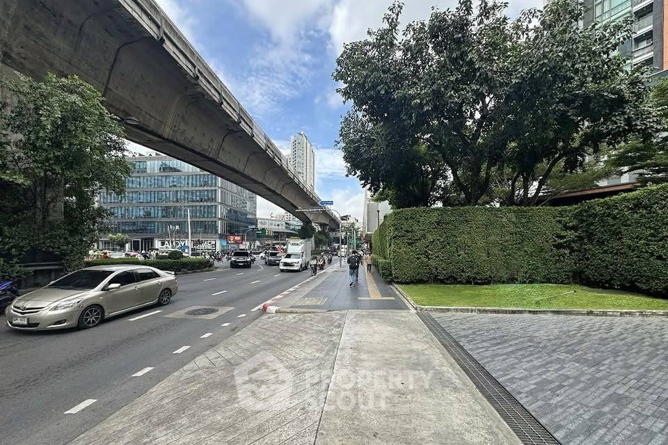 รูป คอนโด 2-ห้องนอน ที่ เดอะ รูม สุขุมวิท 69 ใกล้ BTS พระโขนง (ID 2815469) - รูปที่ 3/15