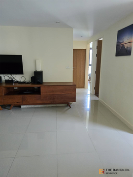 Zenith Place Sukhumvit 42 near BTS Ekkamai Special unit at an attractive price